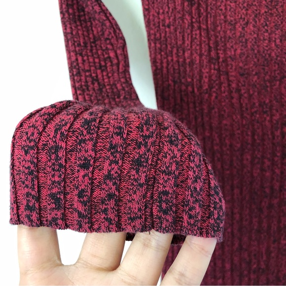 G by Guess Marbled Maroon Off Shoulder Ribbed Sweater size Medium - Picture 4 of 9